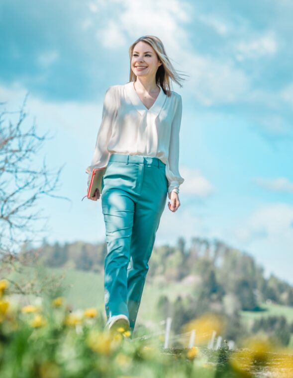 https://sabinepichlerkuss.com/wp-content/uploads/2025/06/11F4DFB6-0ADA-4736-AC7F-82F163580A5F-589x761.jpg